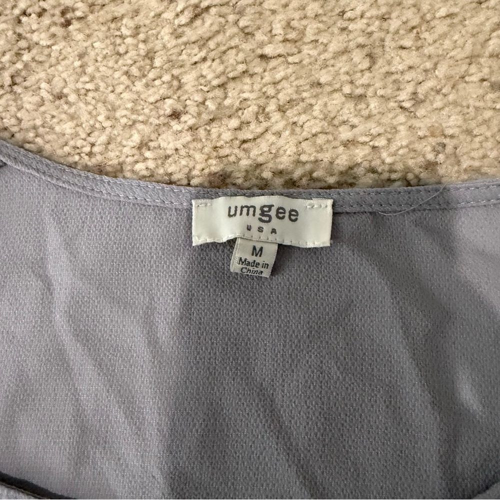 Umgee Gray Blouse Size Medium - Picture 2 of 9